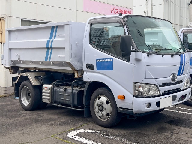 産業廃棄物収集運搬業許可　FV写真